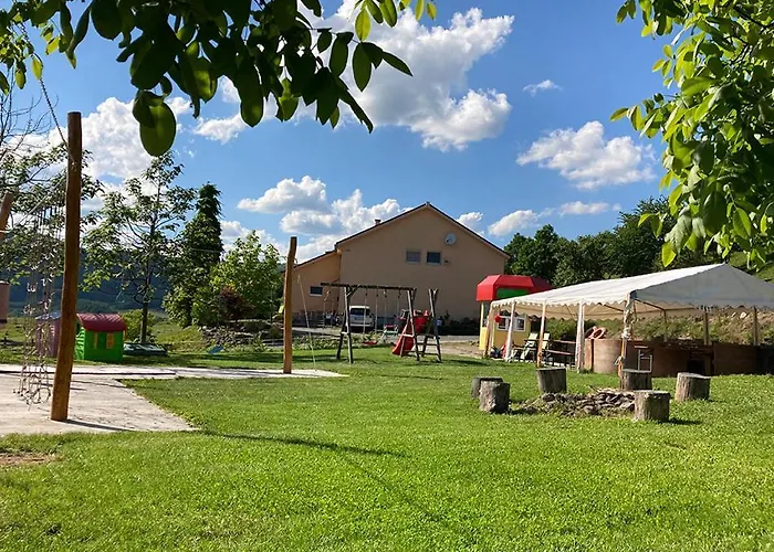 Jazdecky Areal Budicka アパート